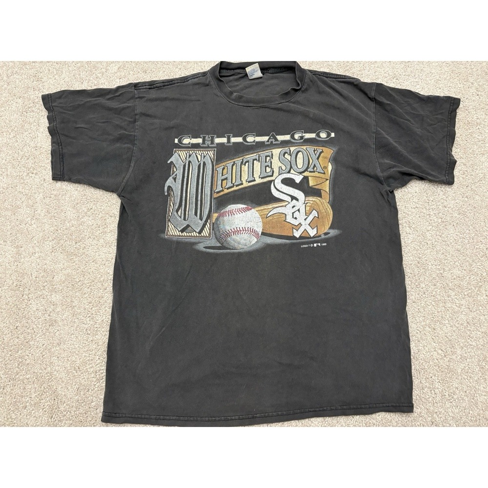 VTG 1995 Logo7 Chicago White Black Graphic Shirt Short Sleeve USA XL Distressed